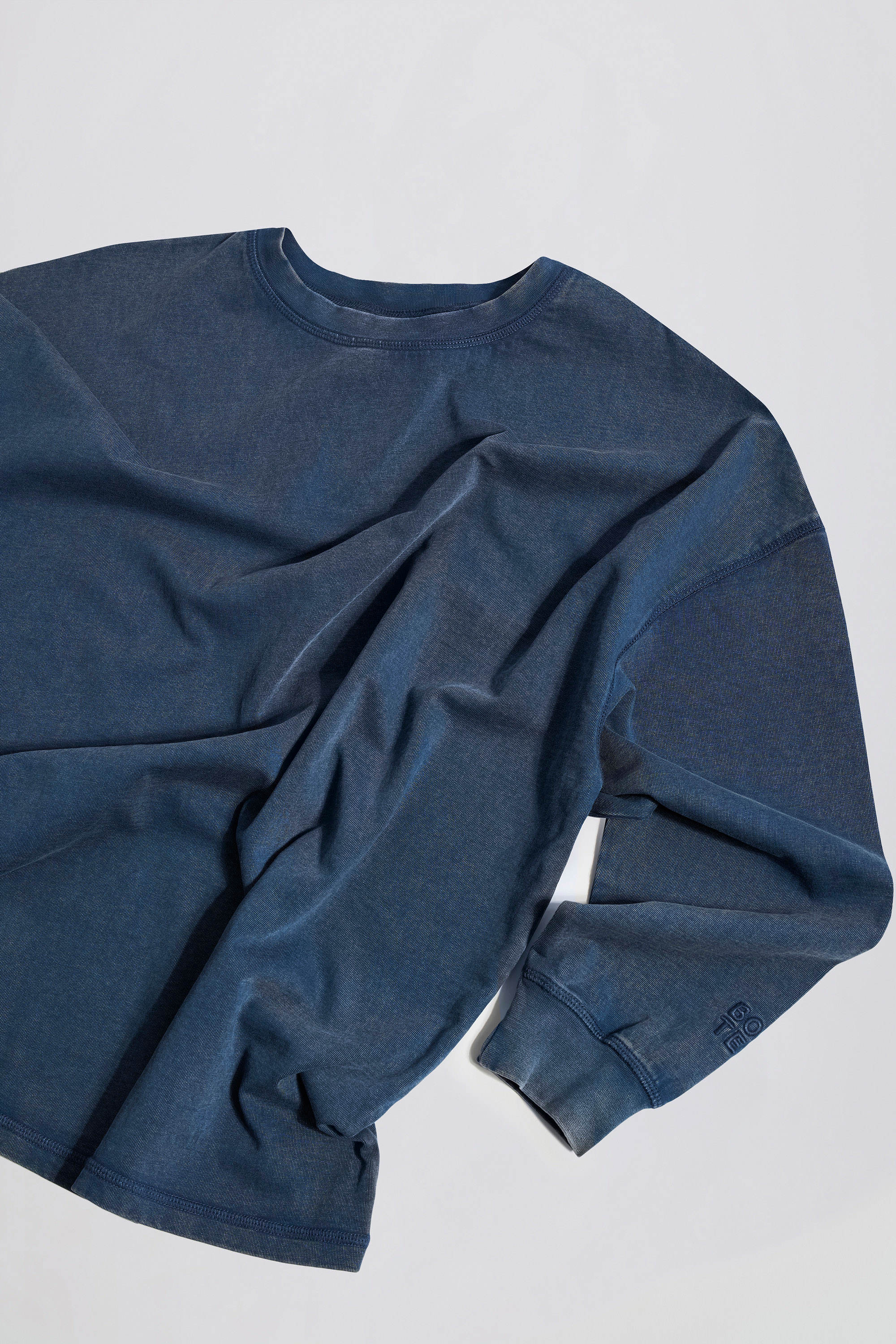 Acid Wash Long-Sleeve Oversized T-Shirt in Blue